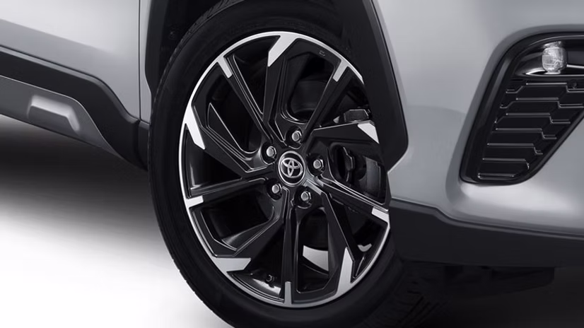 toyota-new-corolla-cross-gr-sport-weels